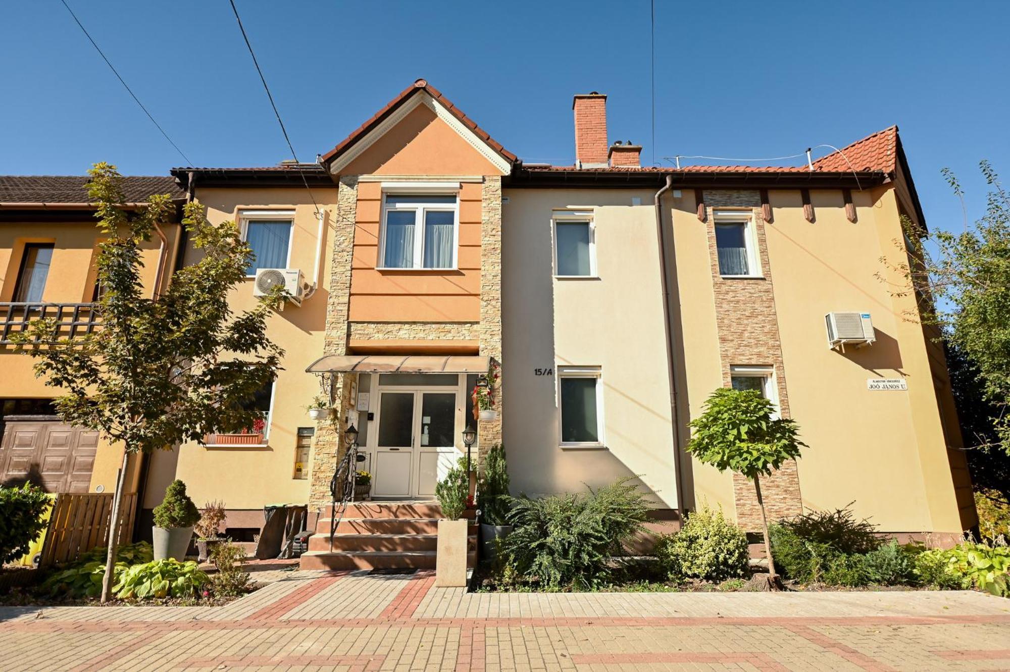 Bellavista 1 Apartman Eger Exterior foto